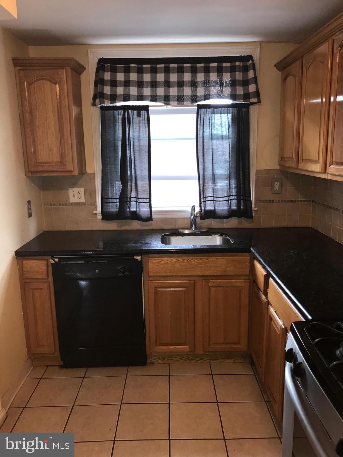 1405 Vernon Road Philadelphia, PA 19150 - Photo 6 of 16 Gallery Image 6