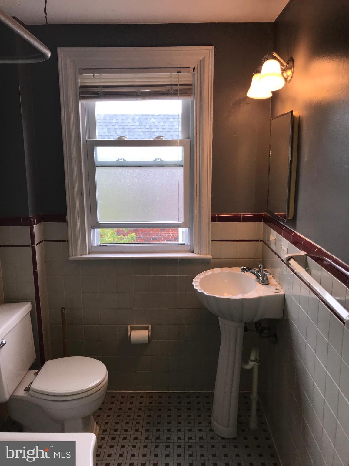 1405 Vernon Road Philadelphia, PA 19150 - Photo 8 of 16 Gallery Image 8
