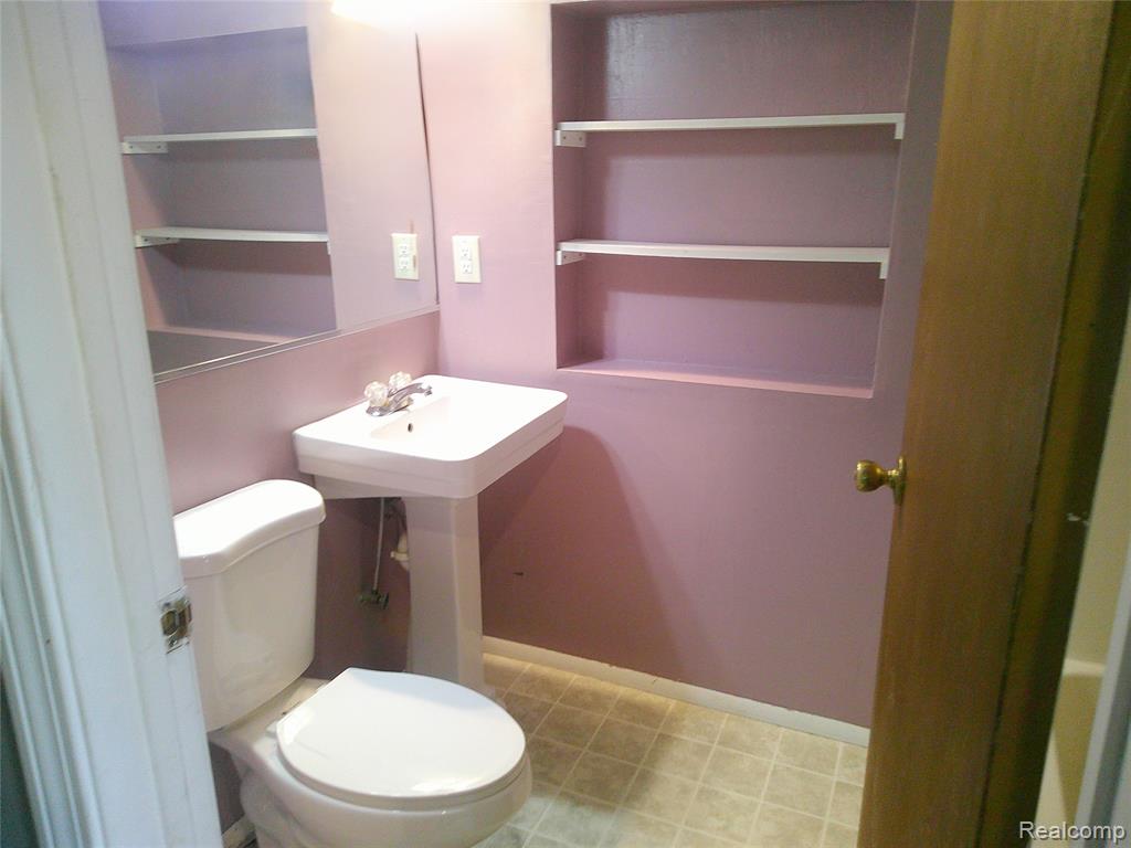 4755 East Washington Road Saginaw, MI 48601 - Photo 10 of 13 Gallery Image 10