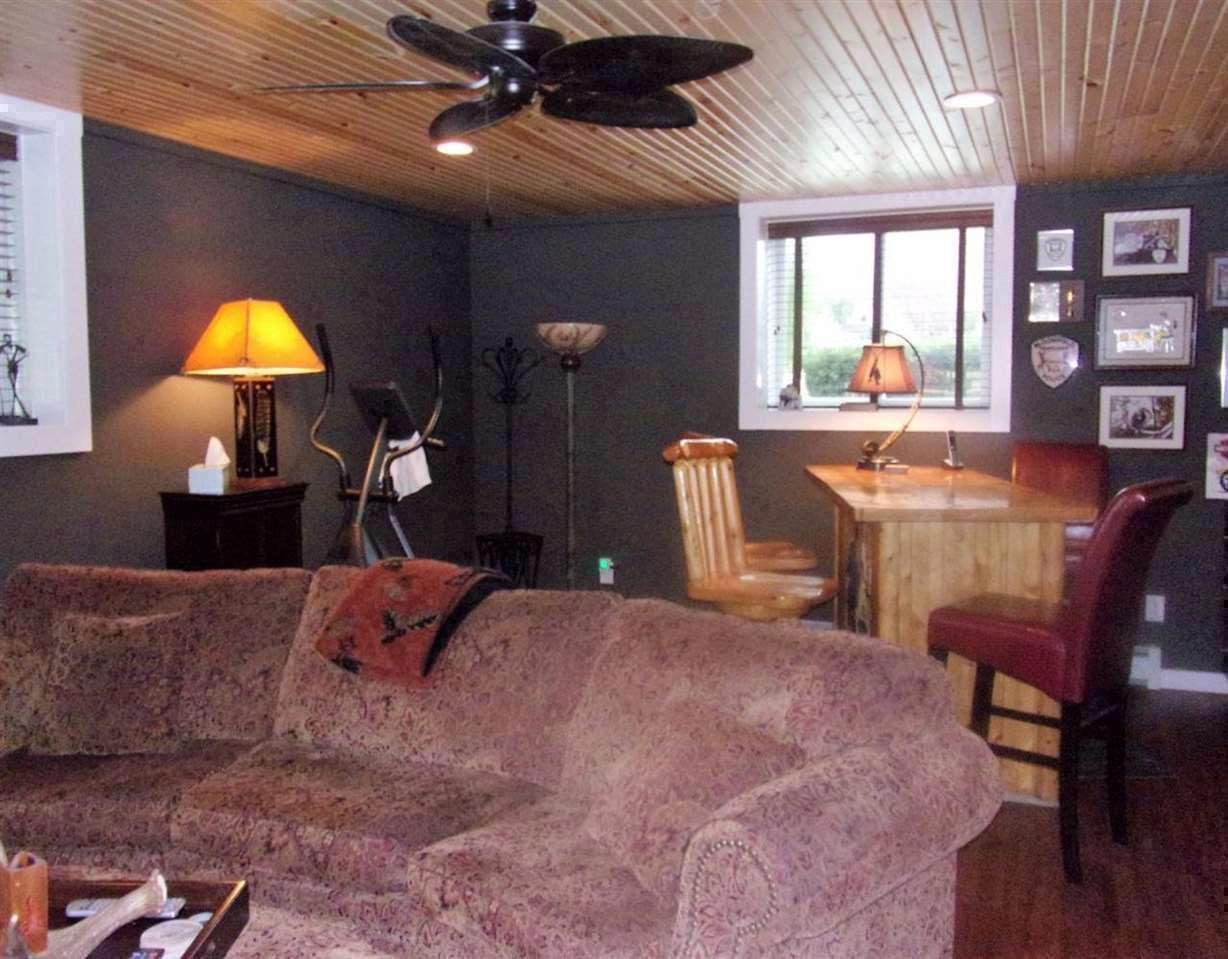 408 Riverside Drive Linden, MI 48451 - Photo 22 of 62 21376277-21.JPG