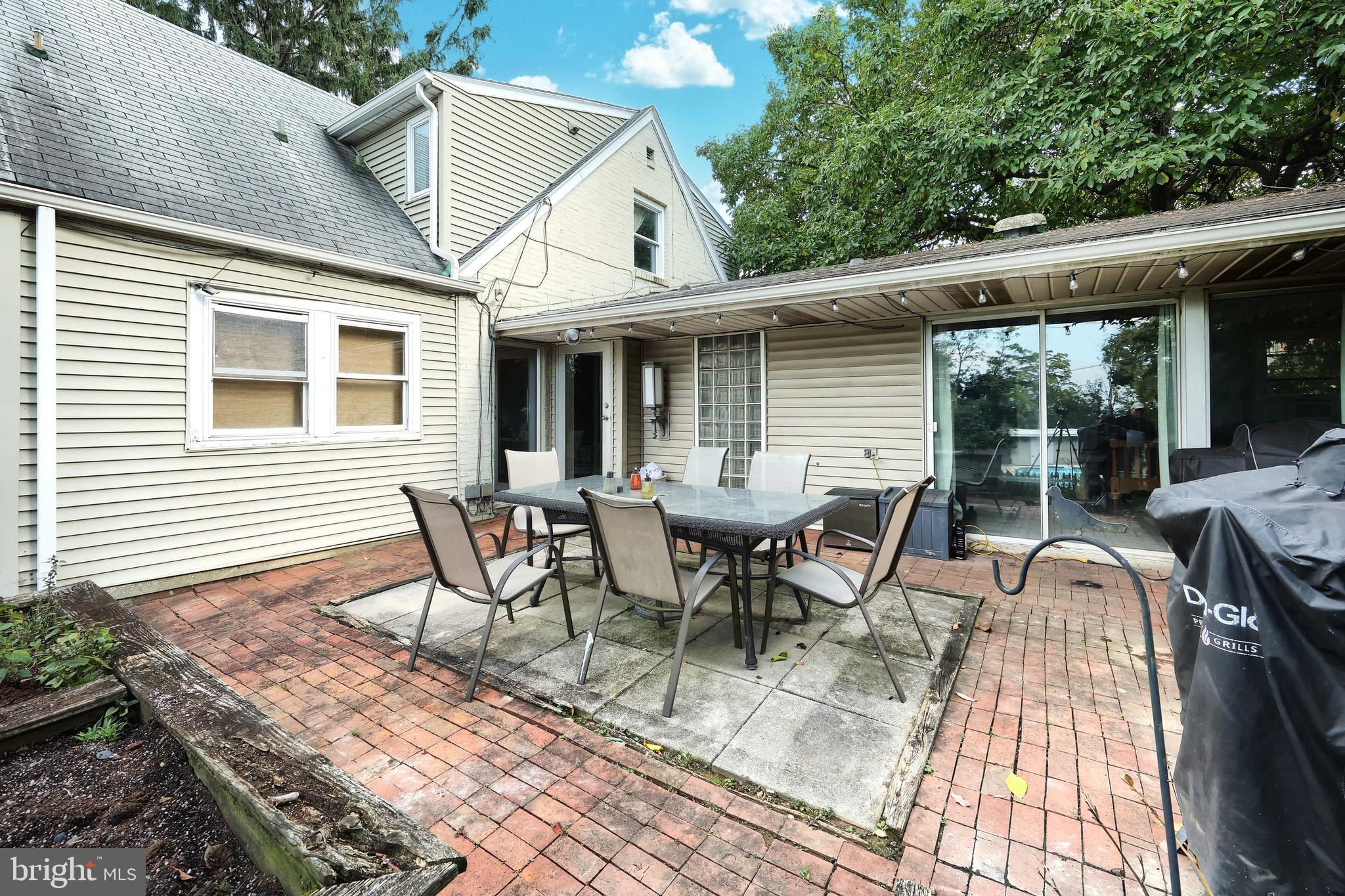 859 Rathton Road York, PA 17403 - Photo 29 of 47 Back patio