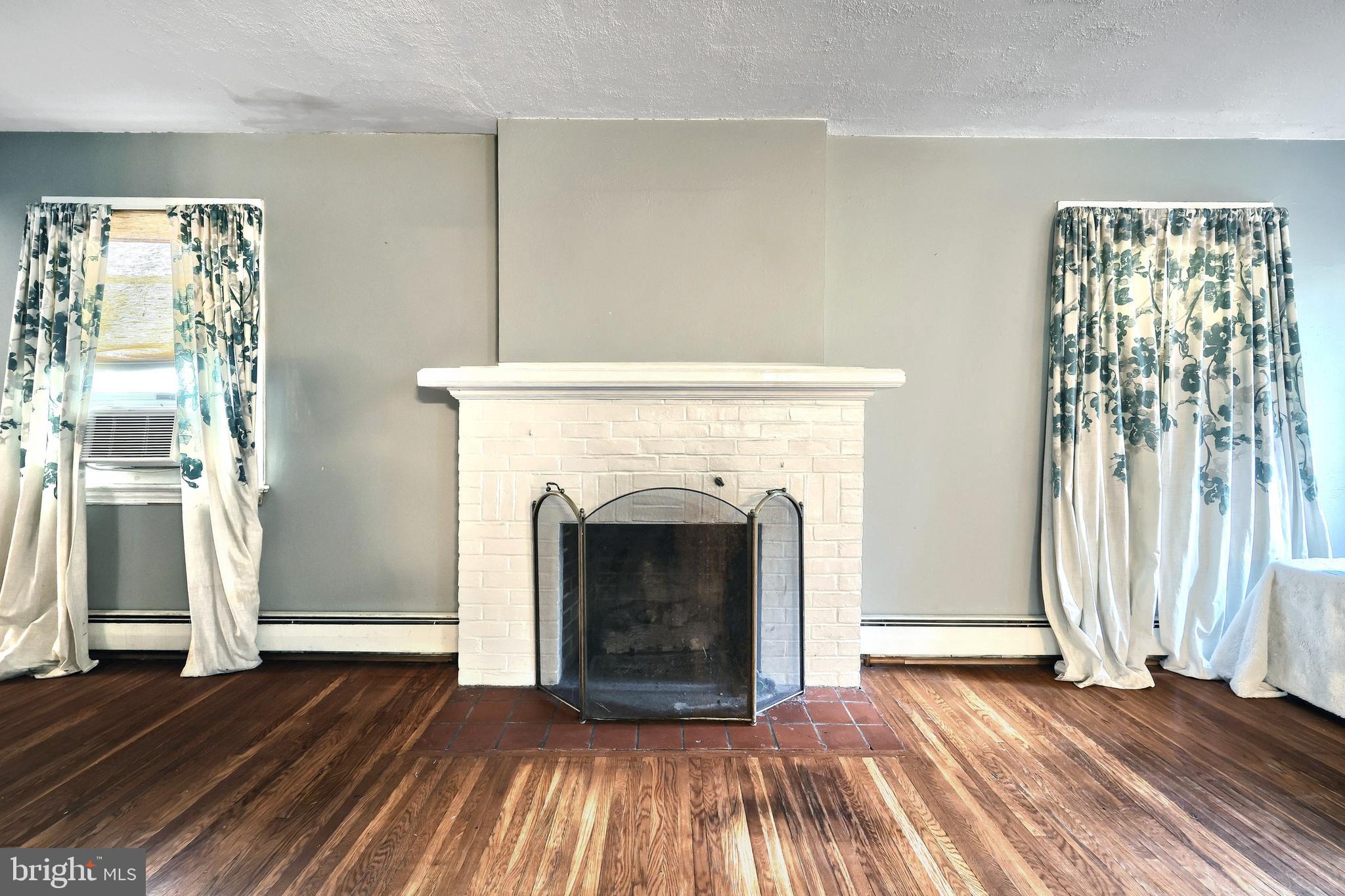 859 Rathton Road York, PA 17403 - Photo 5 of 47 Gas fireplace