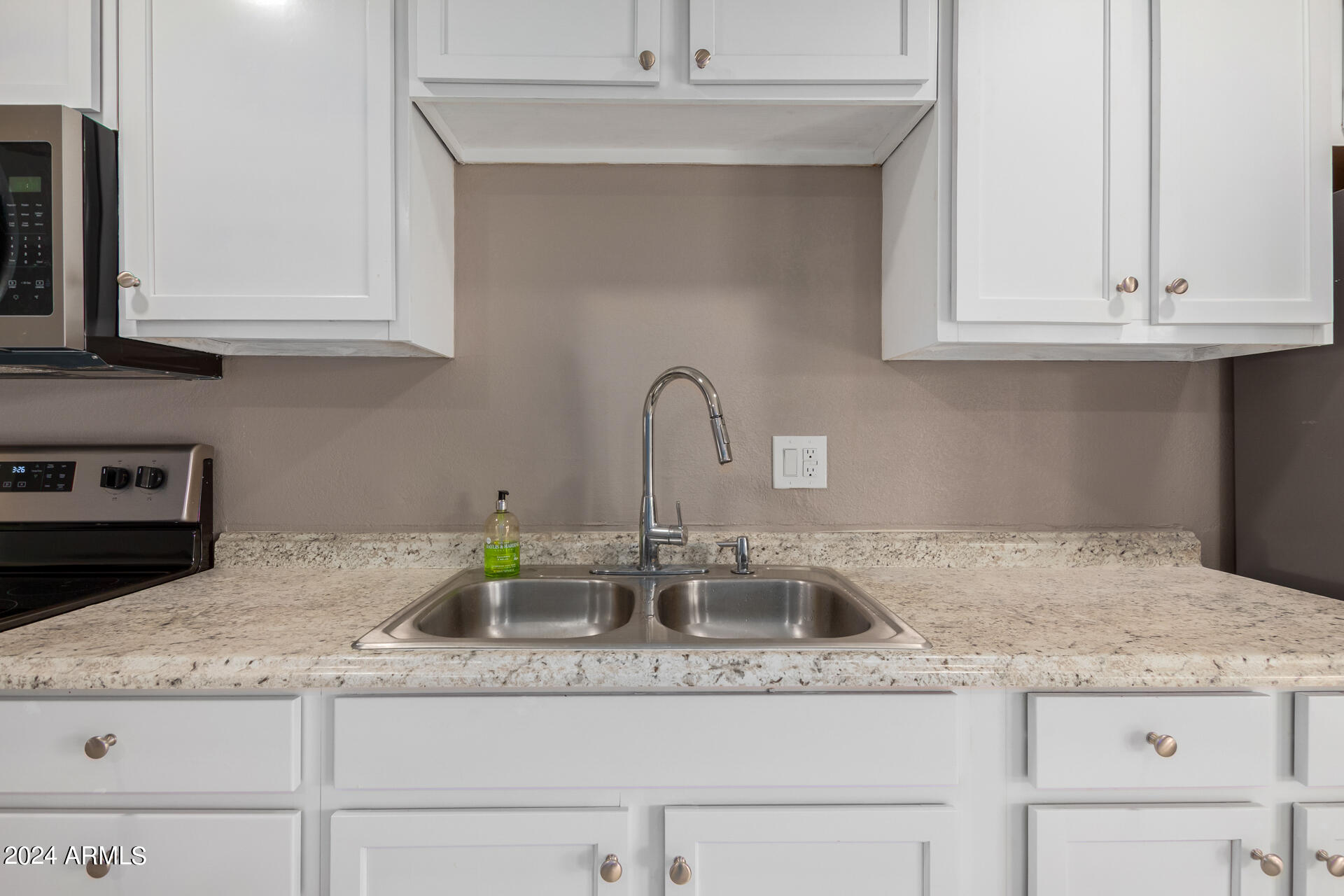 1501 West Vineyard Road Phoenix, AZ 85041 - Photo 17 of 41 0017-17 - Vineyard