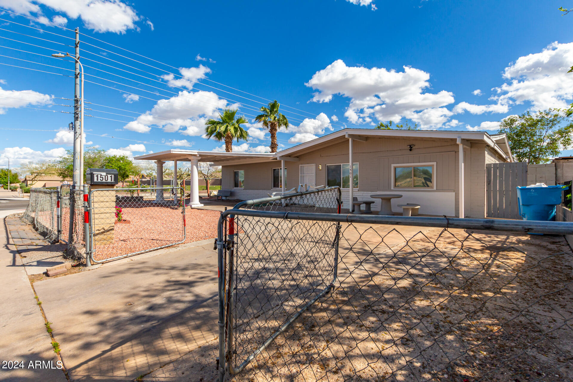 1501 West Vineyard Road Phoenix, AZ 85041 - Photo 3 of 41 0003-03 - Vineyard