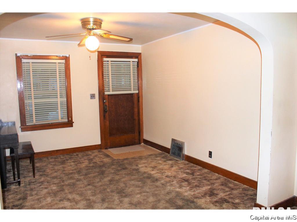 2346 South 9th Street Springfield, IL 62703 - Photo 3 of 16