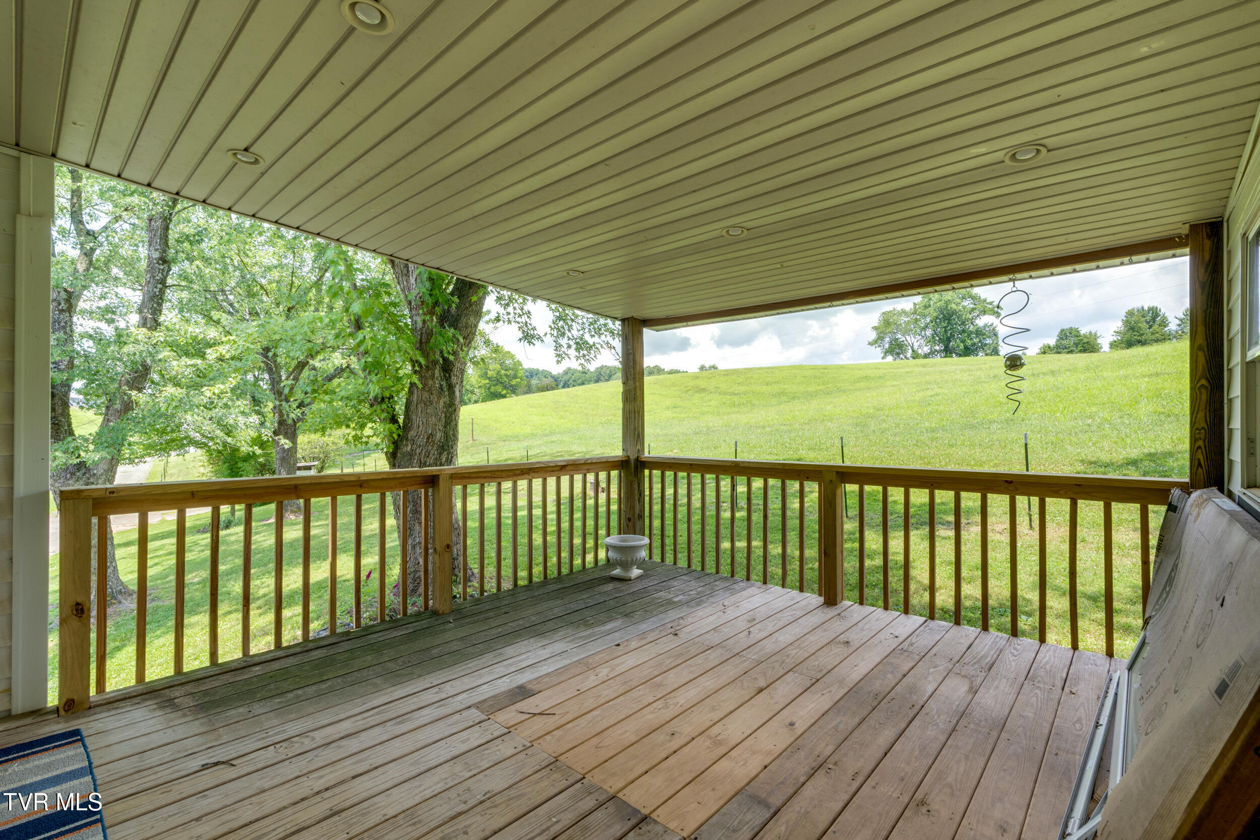 208 Buffalo Road Bluff City, TN 37618 - Photo 28 of 90 030