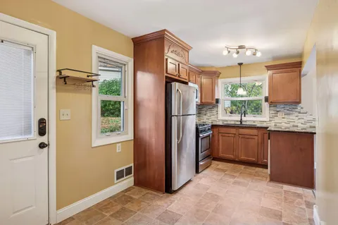 $275,000 | 604 Gotzian Street, St. Paul, MN 55106