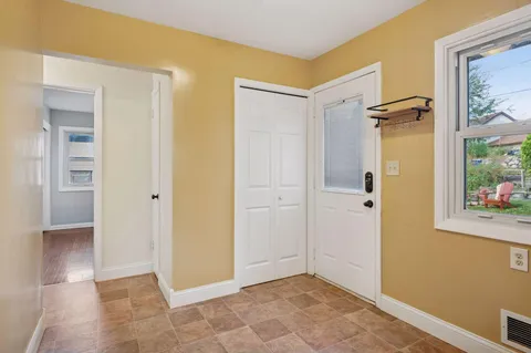 $275,000 | 604 Gotzian Street, St. Paul, MN 55106