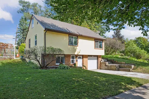 $275,000 | 604 Gotzian Street, St. Paul, MN 55106