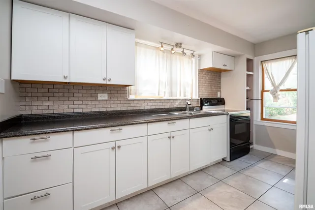 $130,000 | 3121 North Isabell Avenue, Peoria, IL 61604