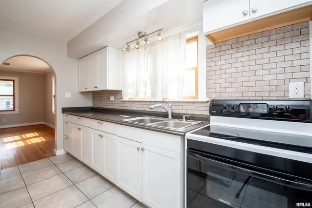 $130,000 | 3121 North Isabell Avenue, Peoria, IL 61604