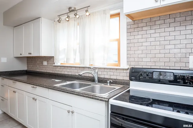 $130,000 | 3121 North Isabell Avenue, Peoria, IL 61604