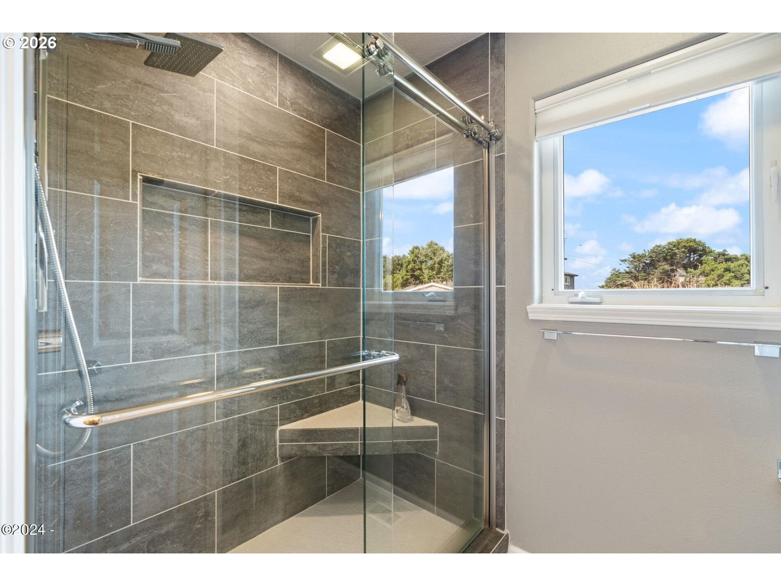 465 Edgewater Depoe Bay, OR 97341 - Photo 20 of 48