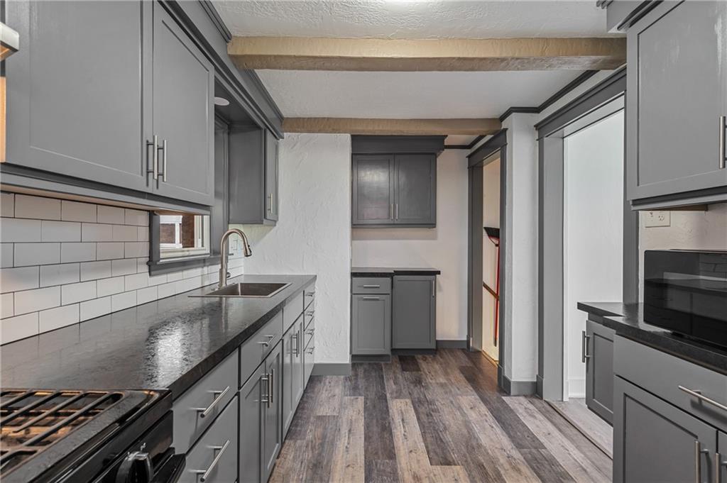 964 Roland Road Pittsburgh, PA 15221 - Photo 12 of 29 Gallery Image 12