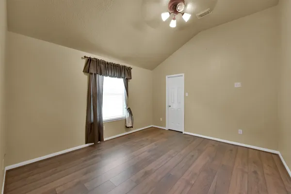 $2,600 | 7 South Hawthorne Hollow Circle, Conroe, TX 77384