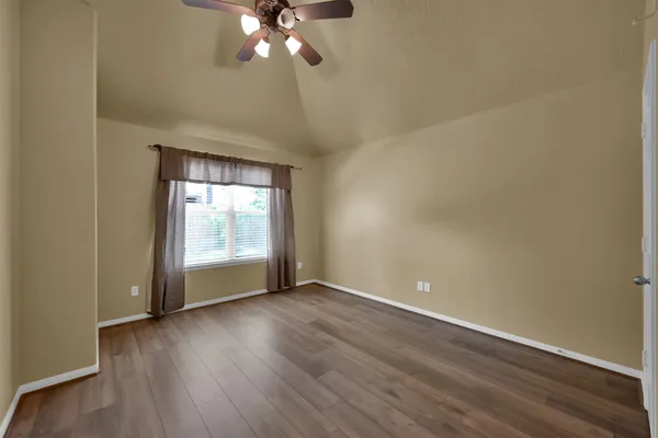 $2,600 | 7 South Hawthorne Hollow Circle, Conroe, TX 77384