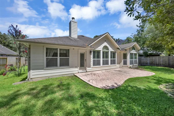 $2,600 | 7 South Hawthorne Hollow Circle, Conroe, TX 77384