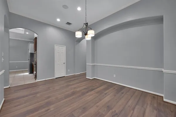 $2,600 | 7 South Hawthorne Hollow Circle, Conroe, TX 77384