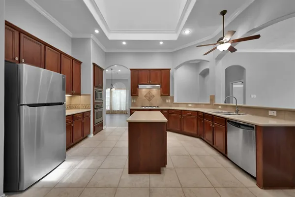 $2,600 | 7 South Hawthorne Hollow Circle, Conroe, TX 77384