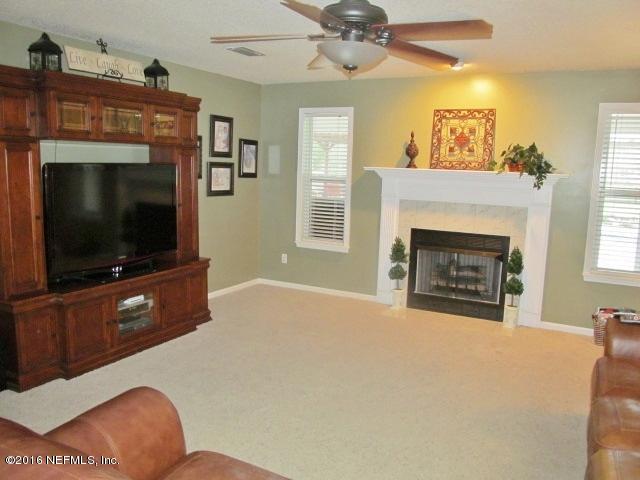 9762 Old Plank Road Jacksonville, FL 32220 - Photo 3 of 14 LIVING ROOM