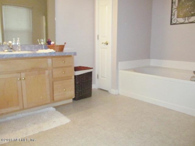 9762 Old Plank Road Jacksonville, FL 32220 - Photo 8 of 14 MASTER BATH
