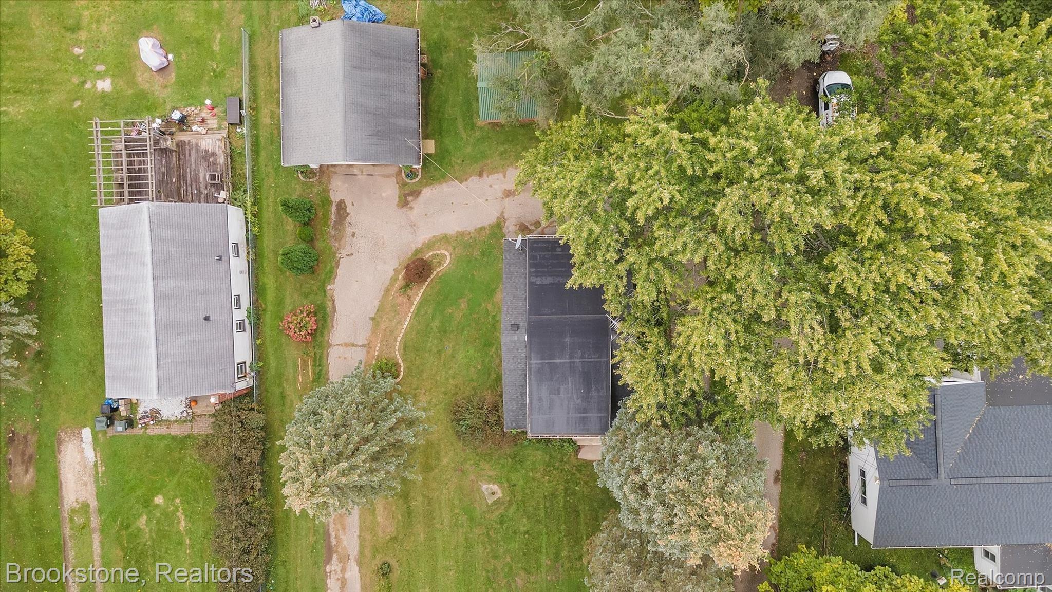 2820 Grant Road Rochester, MI 48309 - Photo 45 of 55 45-2820 Grant Drone-windowstill-realestate-photography-2.jpg