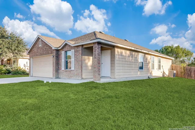 $1,600 | 16122 Caballo, Selma, TX 78154