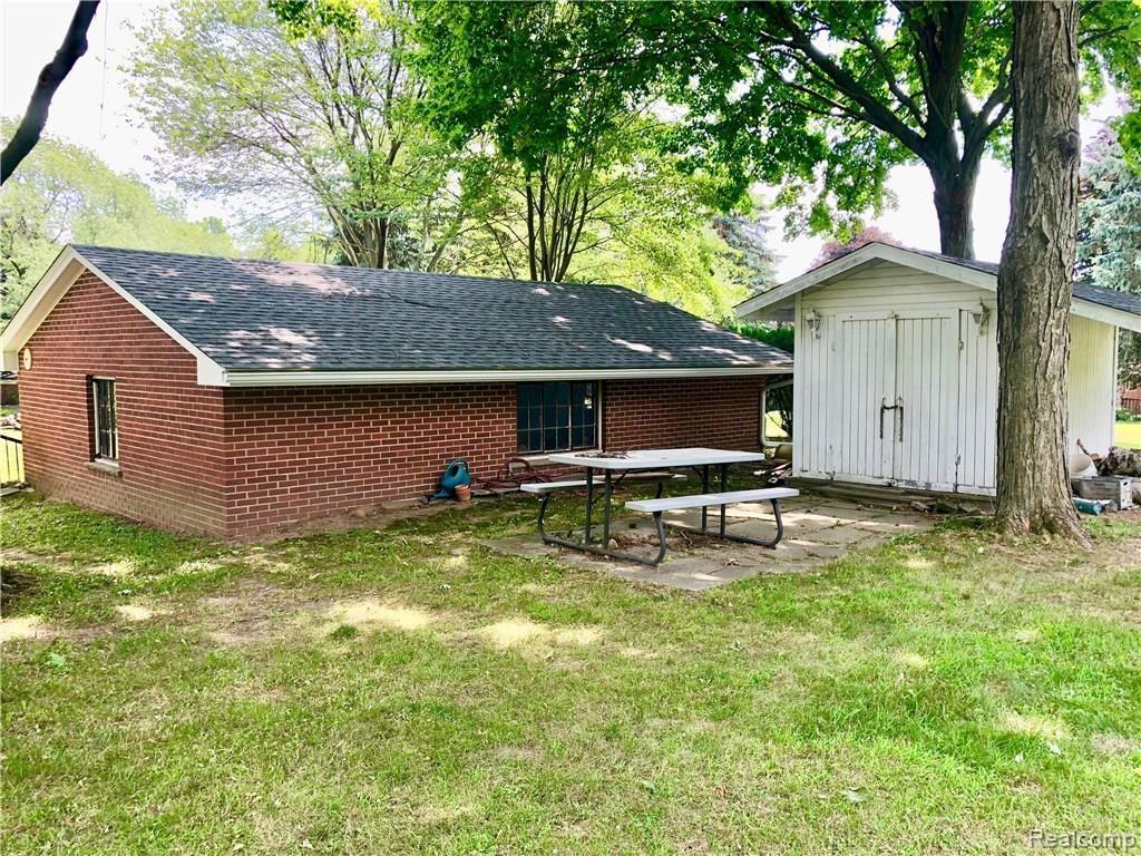 2055 Oklahoma Avenue Rochester Hills, MI 48309 - Photo 17 of 53