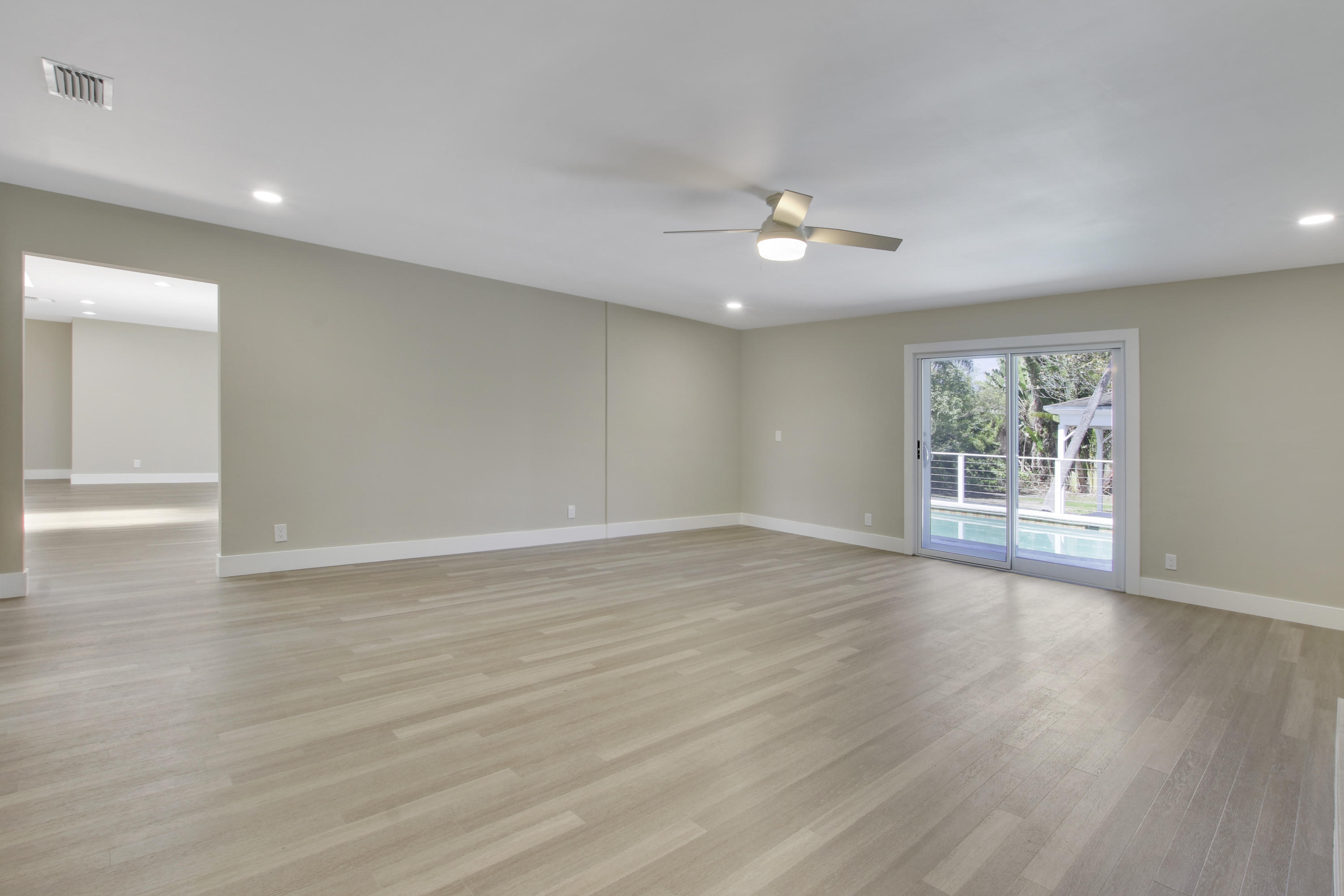 7947 Southeast Peach Way Jupiter, FL 33458 - Photo 11 of 30 Family Room