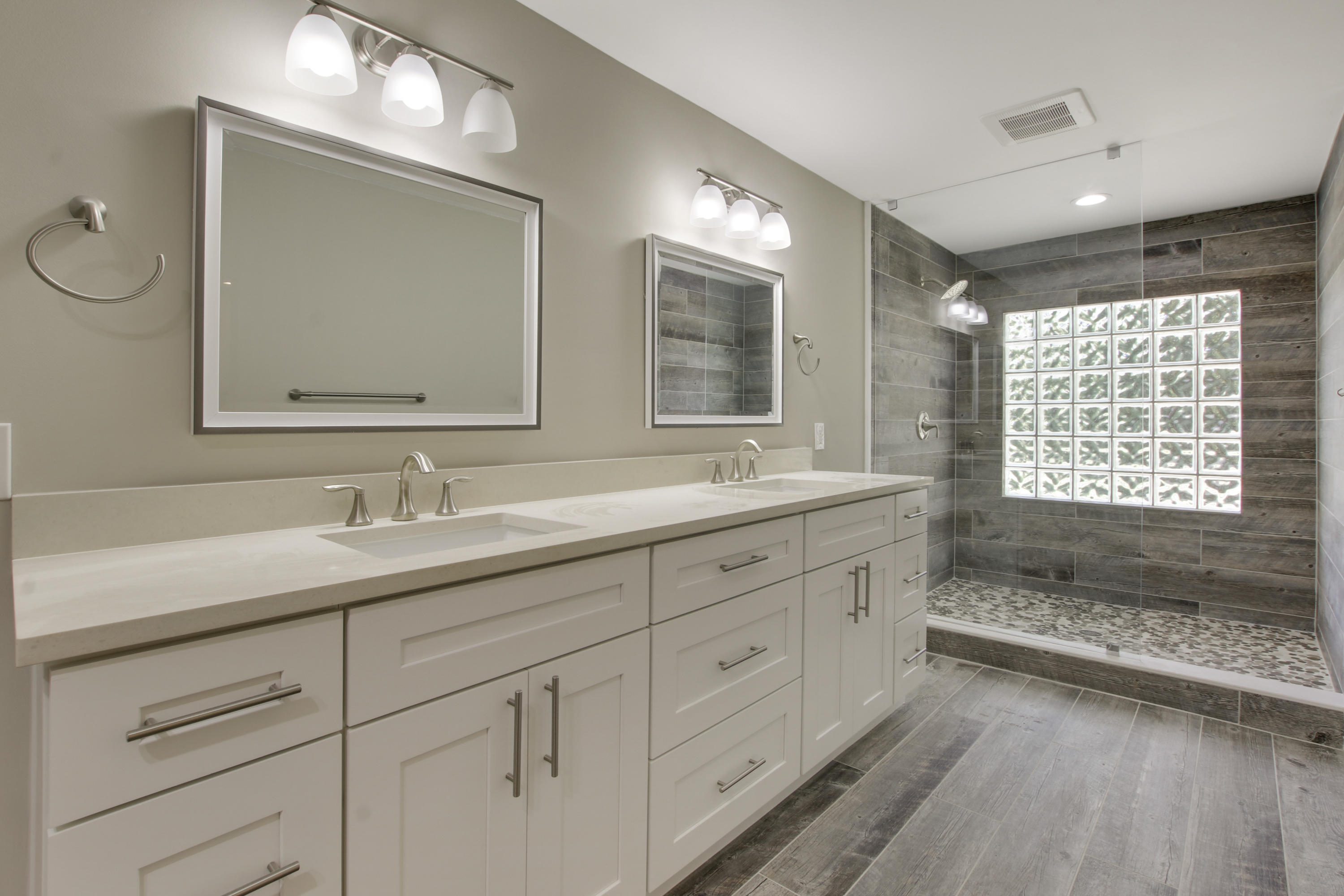 7947 Southeast Peach Way Jupiter, FL 33458 - Photo 16 of 30 Master Bath