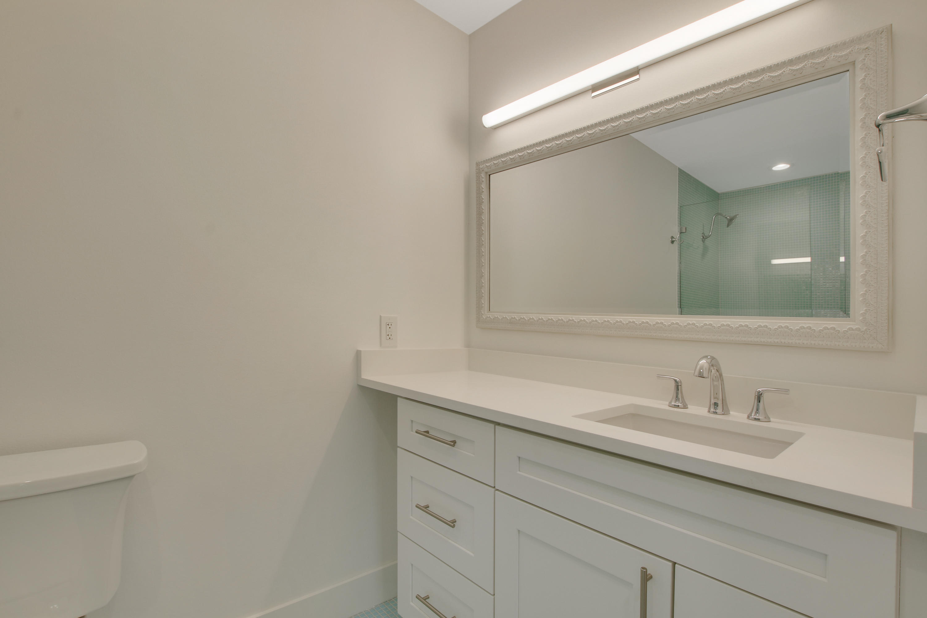 7947 Southeast Peach Way Jupiter, FL 33458 - Photo 21 of 30 Bathroom 3