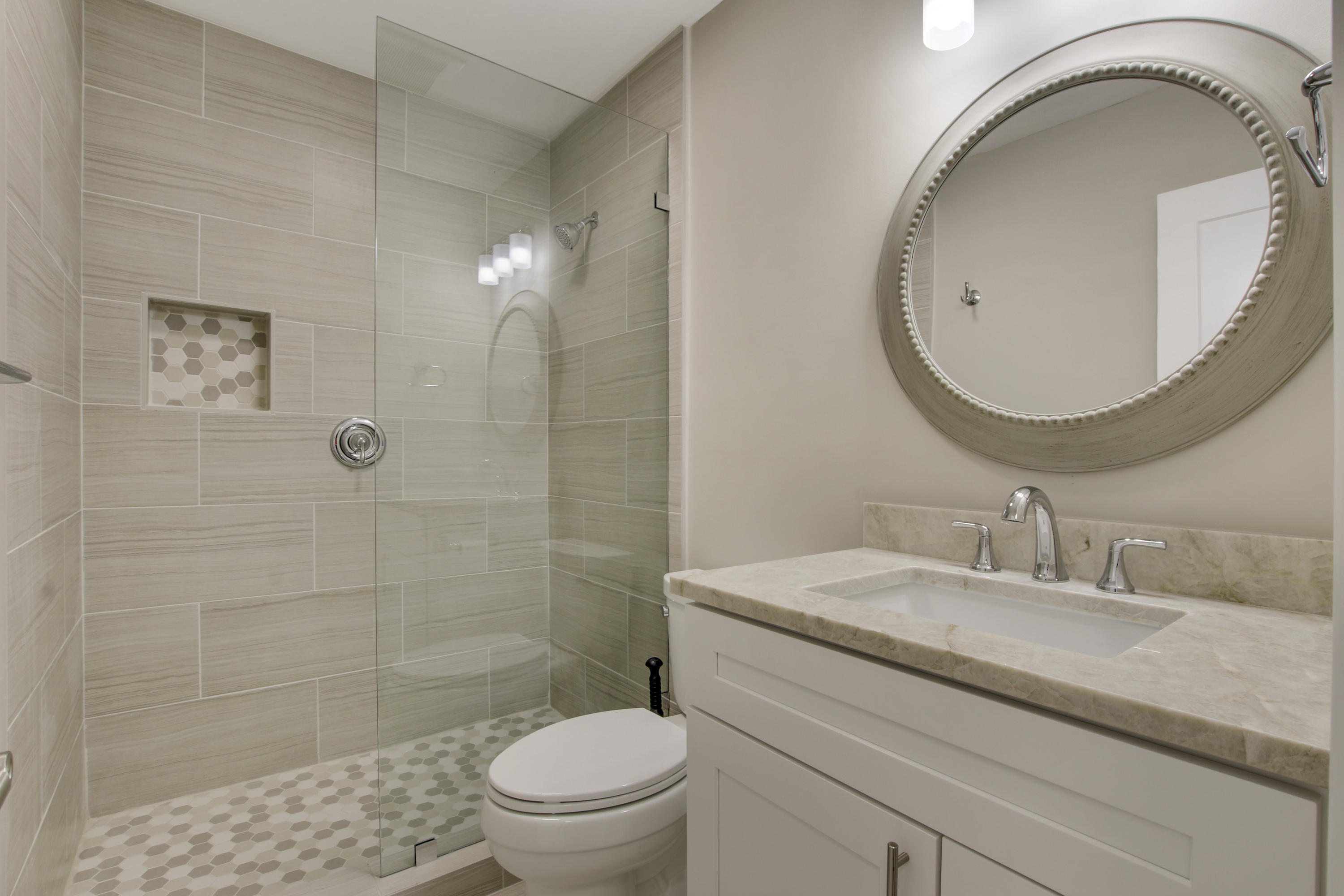 7947 Southeast Peach Way Jupiter, FL 33458 - Photo 24 of 30 Bathroom 4