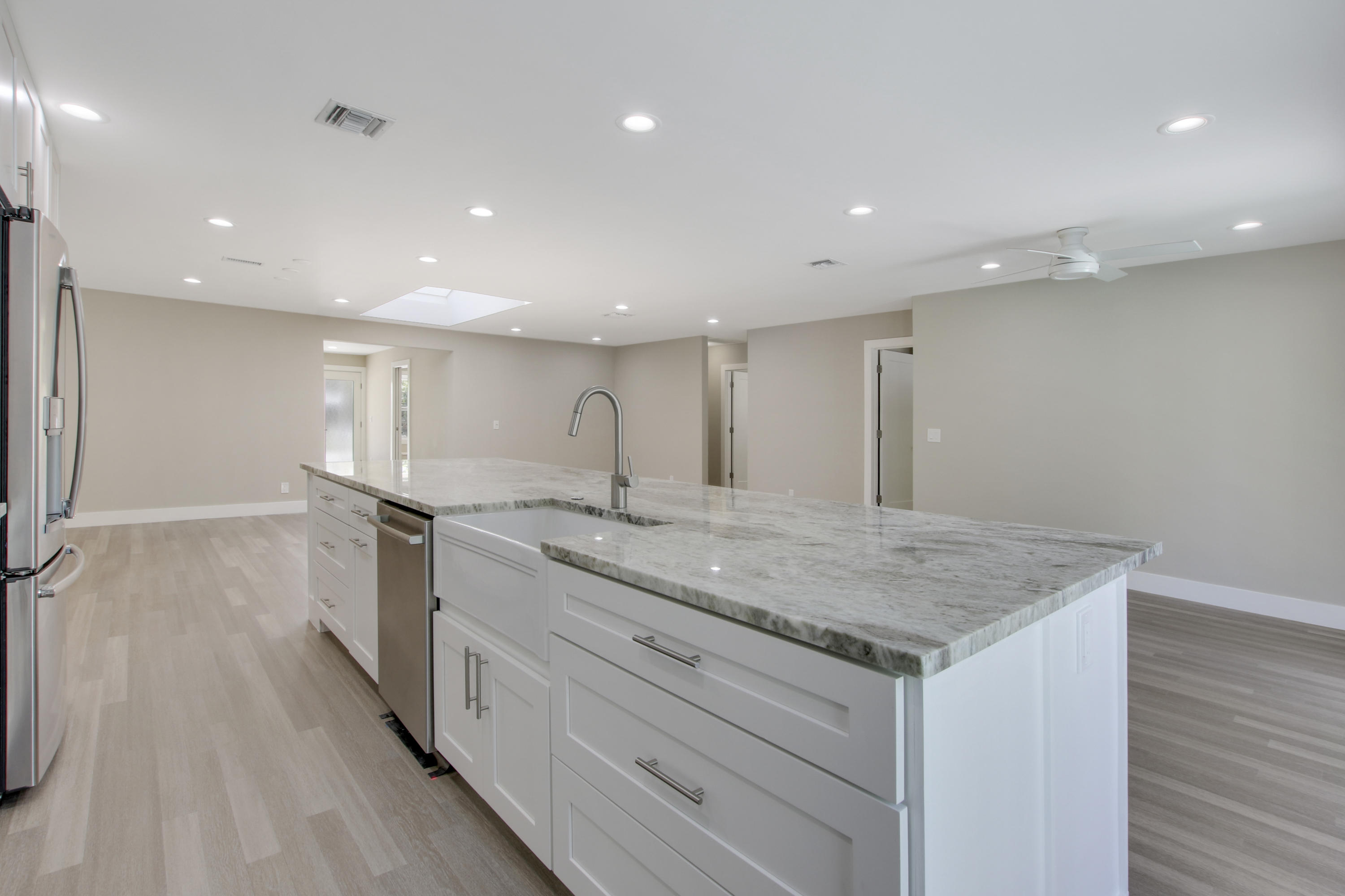7947 Southeast Peach Way Jupiter, FL 33458 - Photo 9 of 30 Kitchen