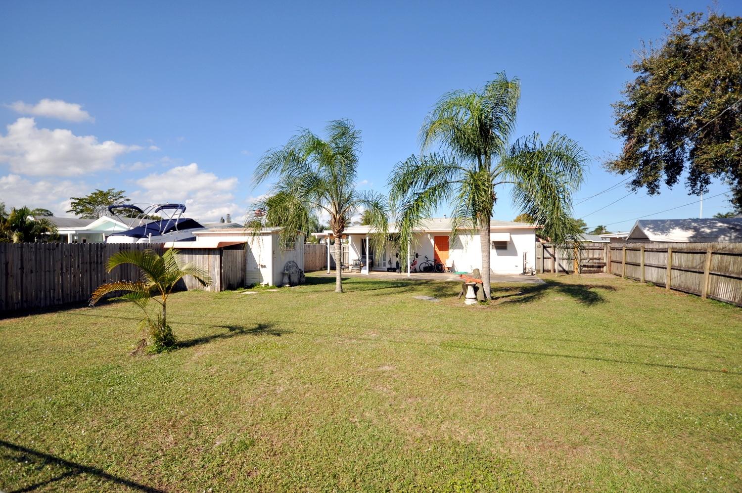 345 Winged Foot Road Palm Springs, FL 33461 - Photo 10 of 12 Large fenced in yard