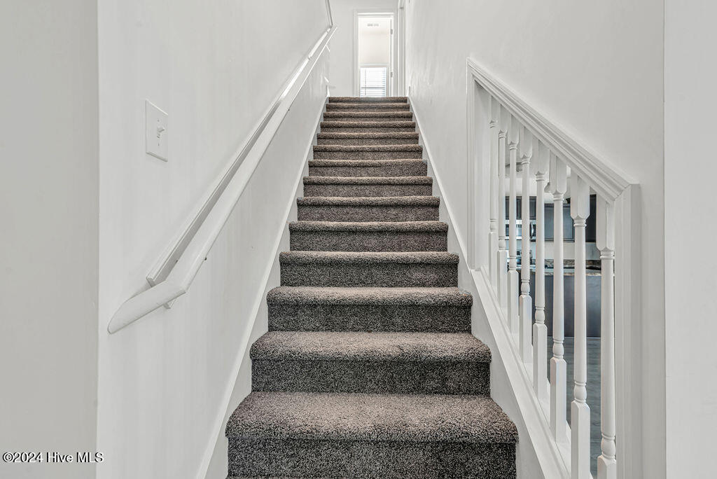 140 Longhorn Road Jacksonville, NC 28546 - Photo 17 of 35 stairs