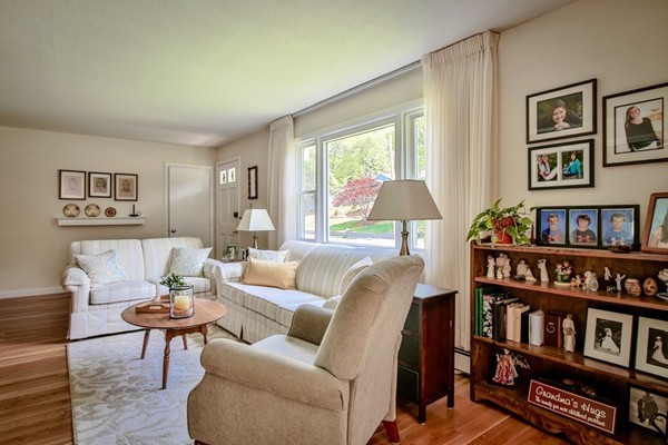 11 Pomeroy Road North Reading, MA 01864 - Photo 5 of 24 Gallery Image 5