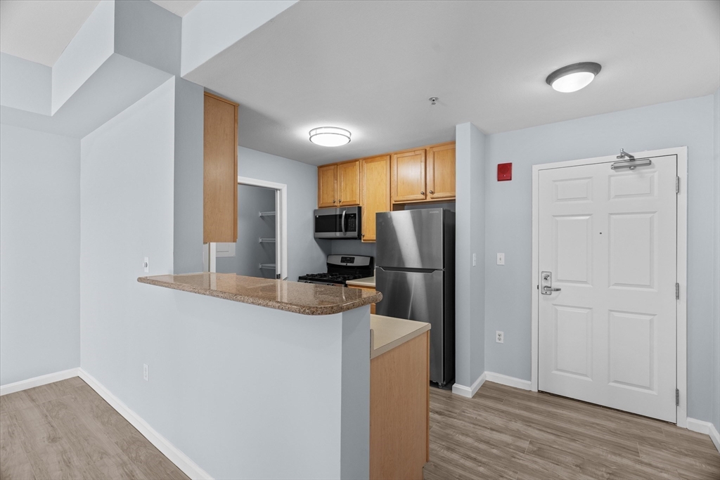36 Village Road, Unit 308 Middleton, MA 01949 - Photo 9 of 30 Gallery Image 9