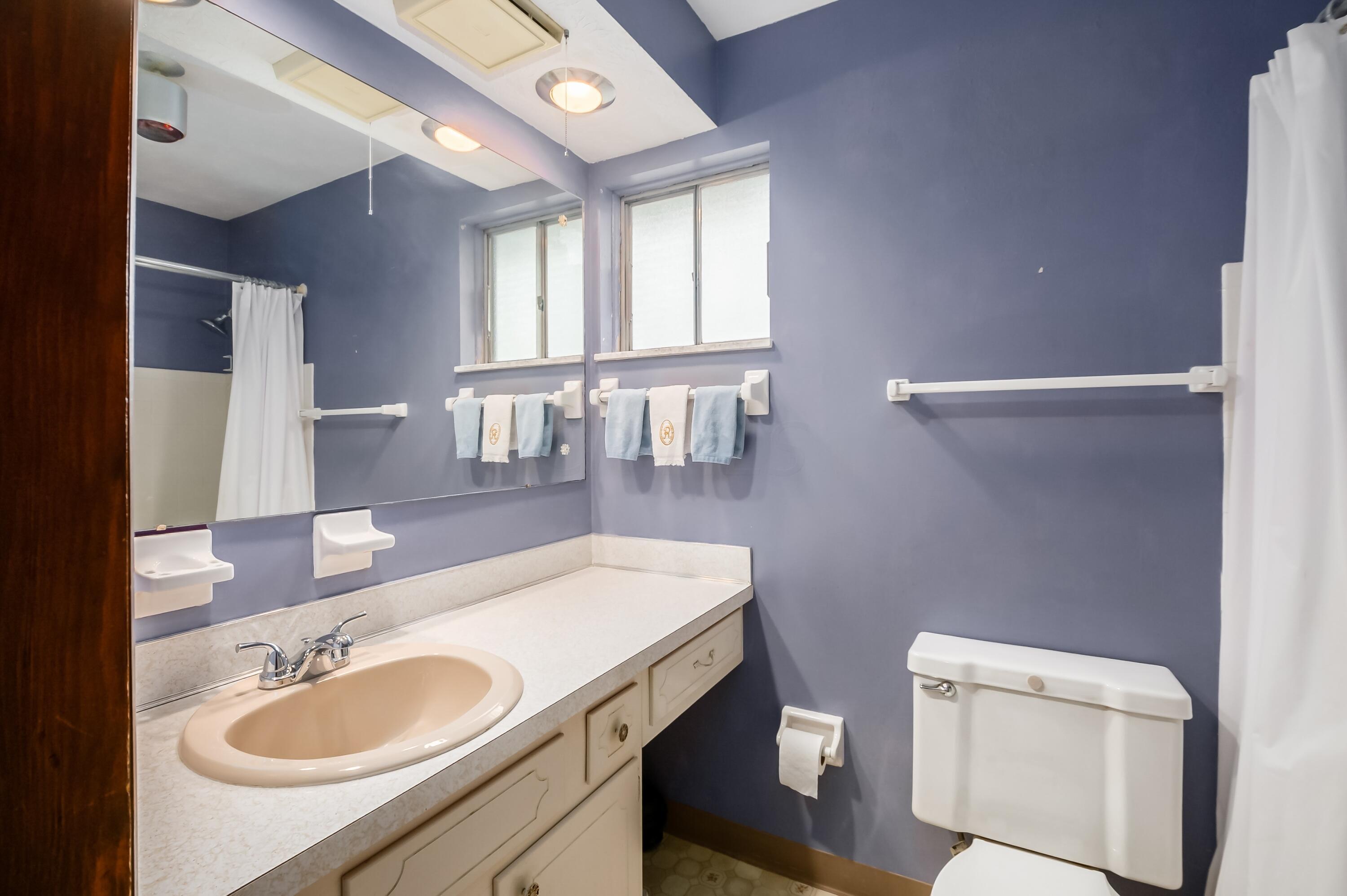 6611 Millbrae Road Columbus, OH 43235 - Photo 21 of 34 MBR Full Bath