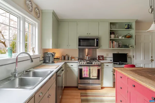 $1,299,000 | 1413 Foxbrook Lane, Charlottesville, VA 22901