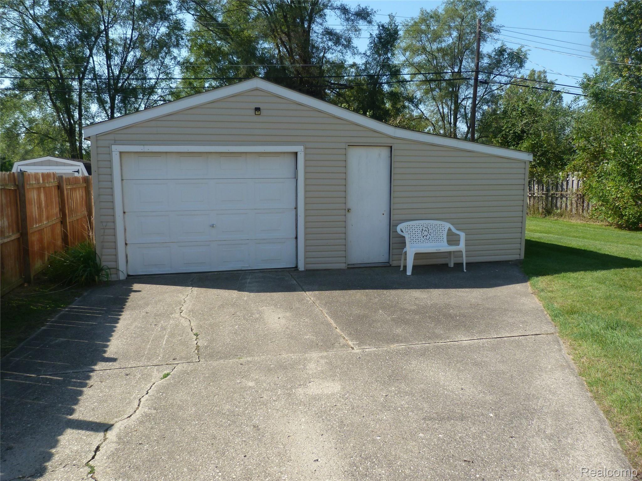 5805 Branch Road Flint, MI 48506 - Photo 9 of 11 P1050262.JPG