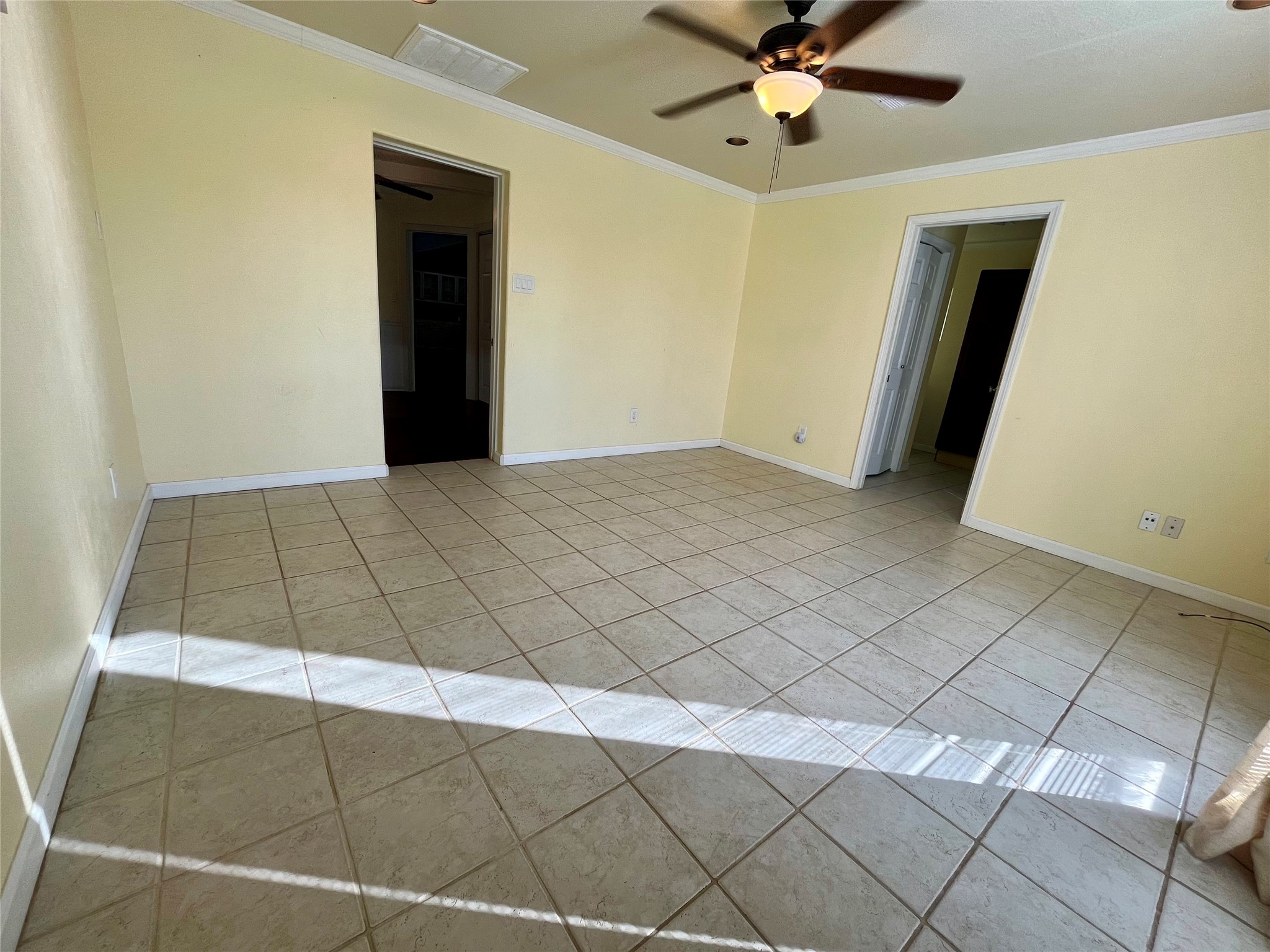 318 Marine Way Freeport, TX 77541 - Photo 12 of 20 a view of a livingroom with a ceiling fan and window