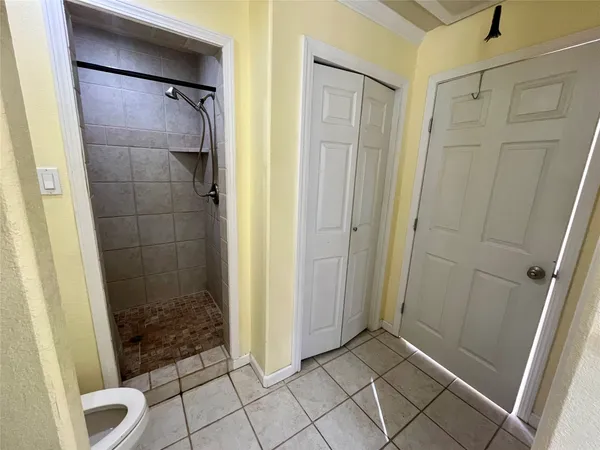 $1,750 | 318 Marine Way, Freeport, TX 77541