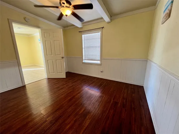 $1,750 | 318 Marine Way, Freeport, TX 77541