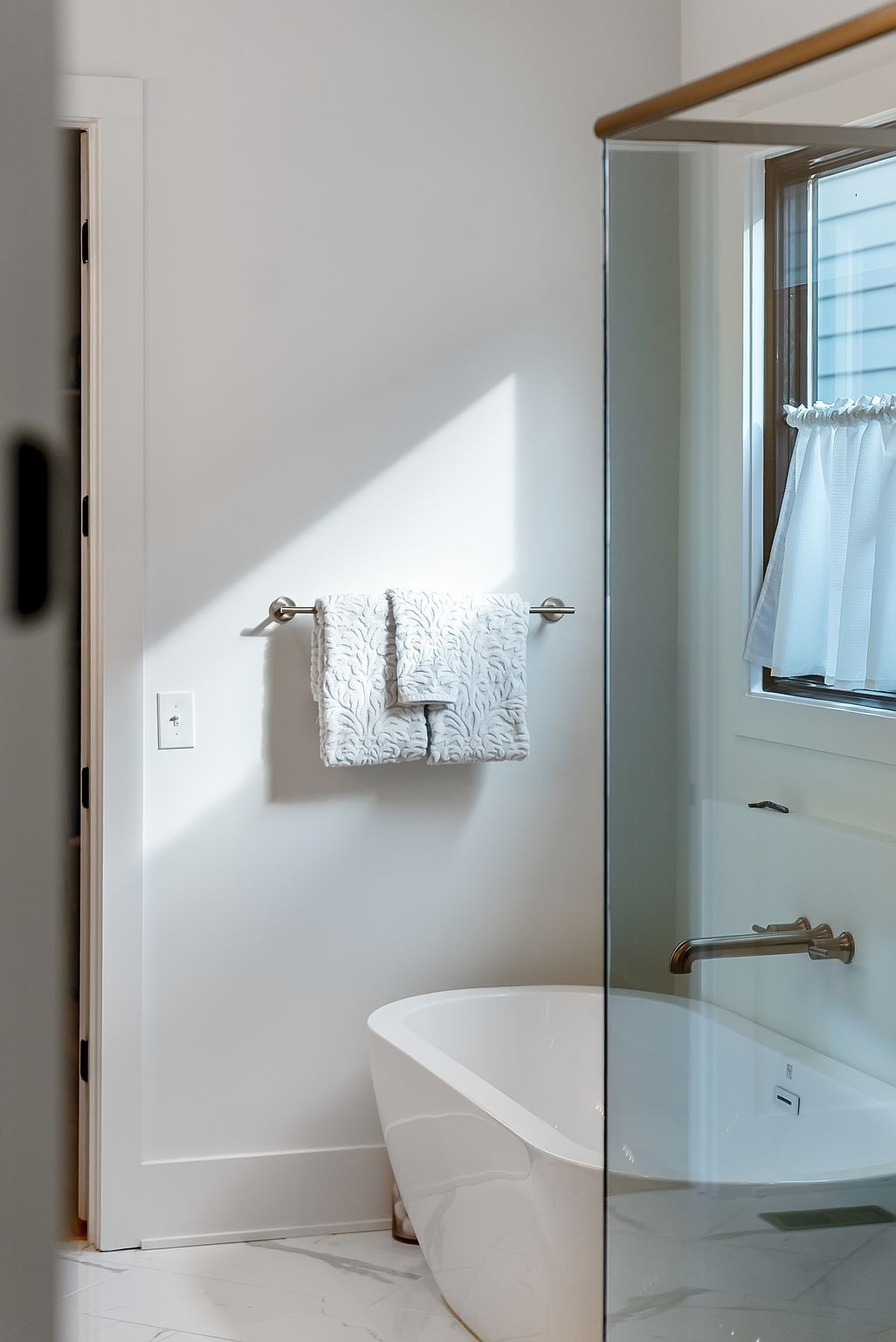 3733 Estes Road Nashville, TN 37215 - Photo 19 of 40 a bathroom with a bathtub and shower