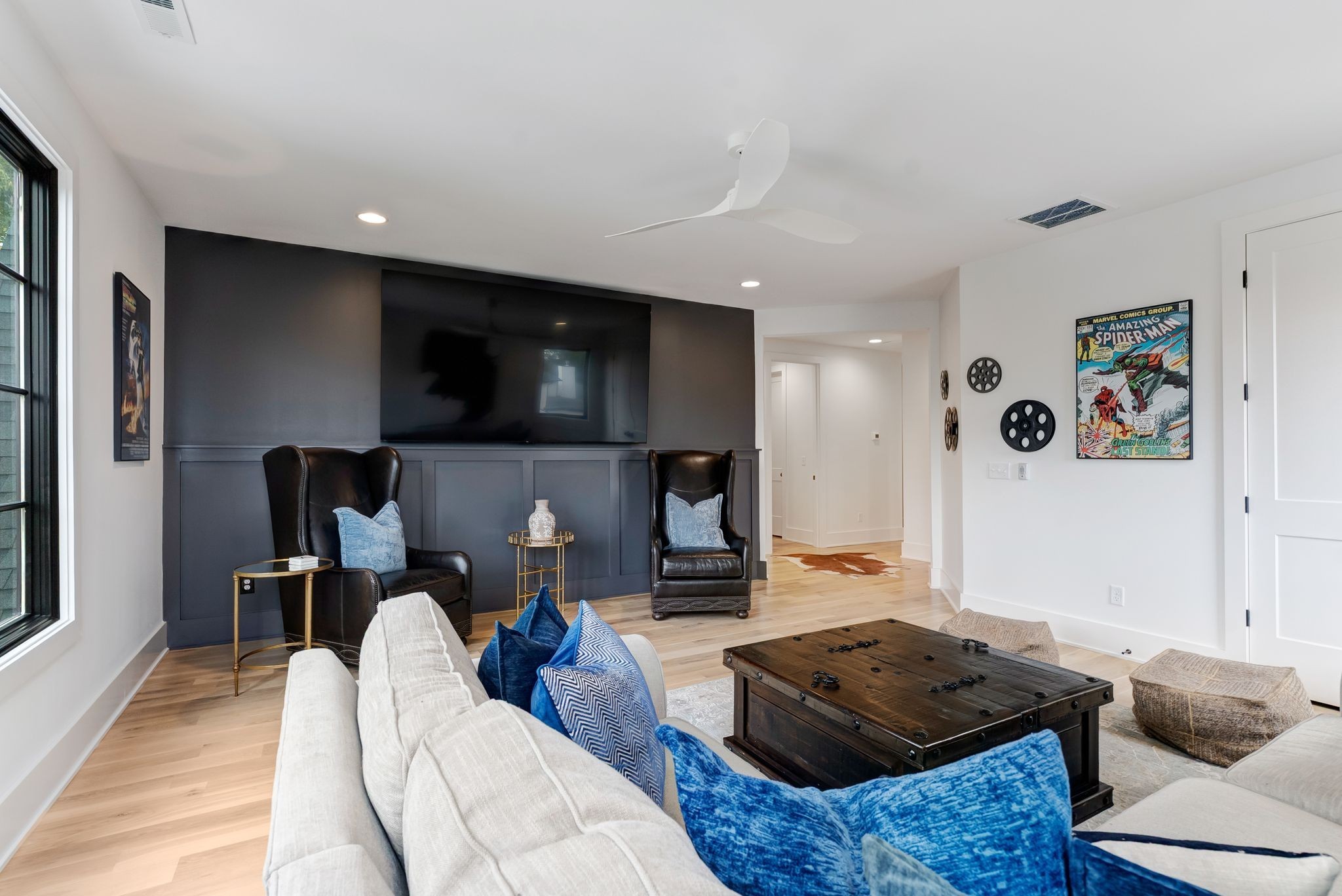 3733 Estes Road Nashville, TN 37215 - Photo 26 of 40 a living room with furniture and a flat screen tv