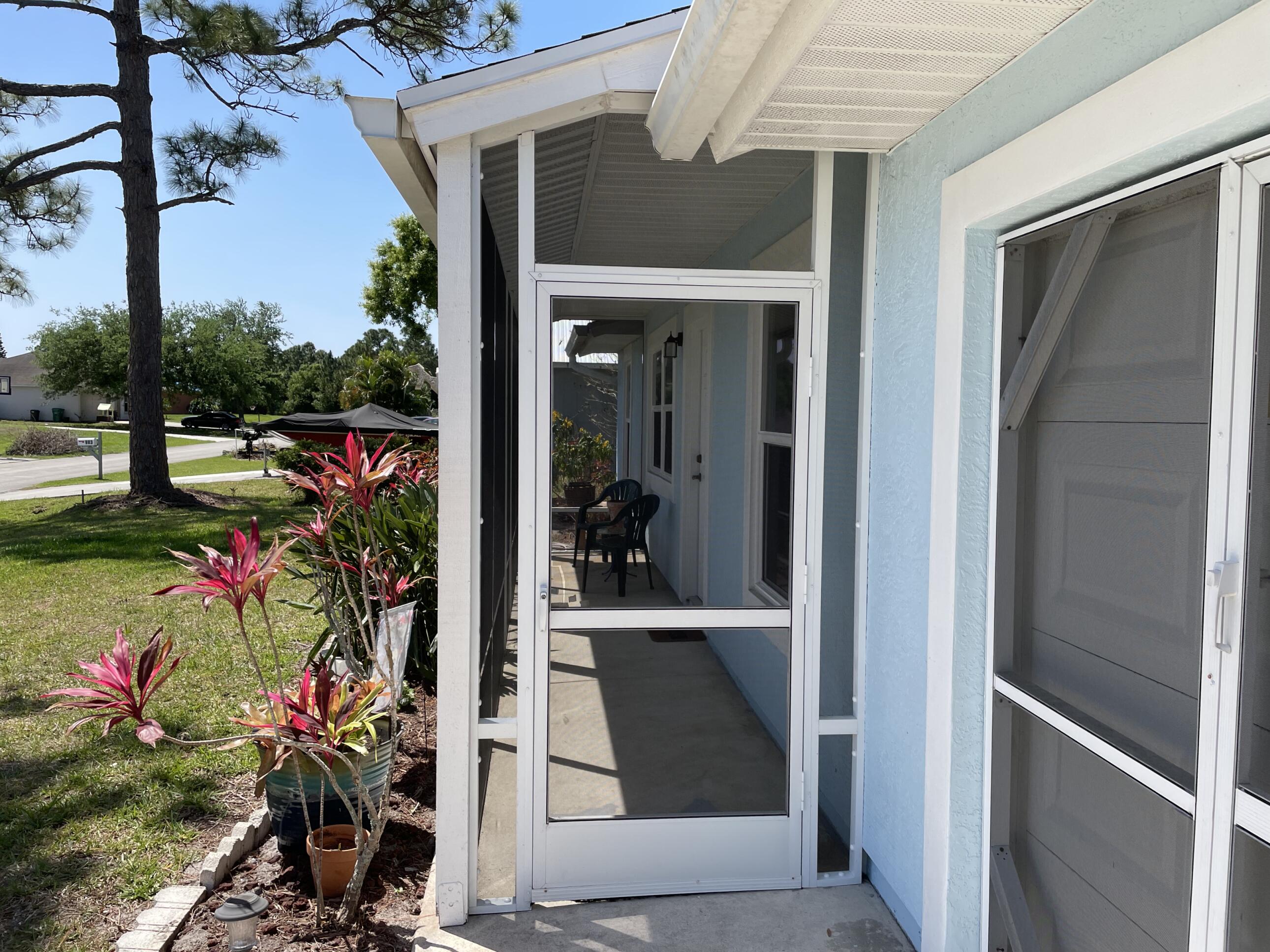 977 Southwest Longfellow Road Port St. Lucie, FL 34953 - Photo 4 of 29 IMG_6830