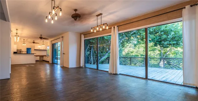 $3,250,000 | 300 Garden Lane, Sarasota, FL 34242