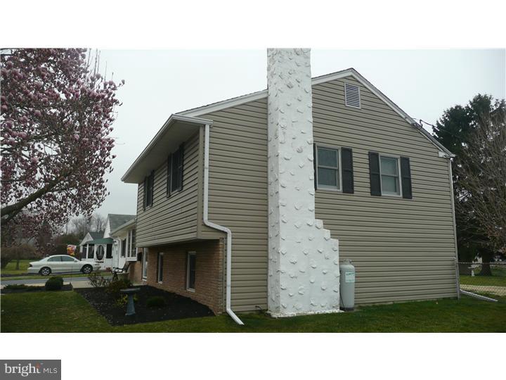 14 Darwin Road Newark, DE 19702 - Photo 4 of 20 Exterior Side