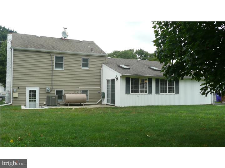 14 Darwin Road Newark, DE 19702 - Photo 5 of 20 Exterior Back