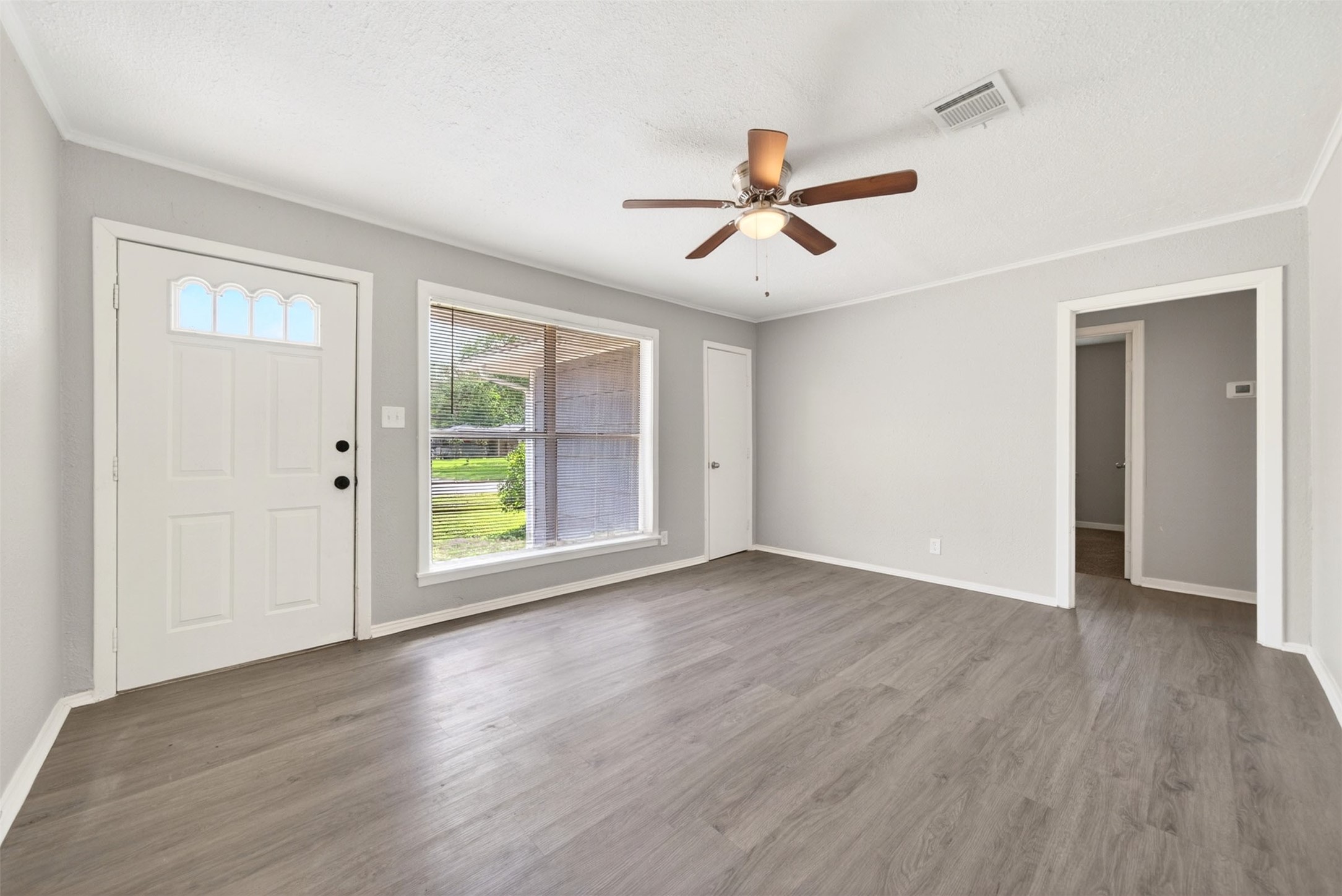 6718 Crosswell Street Houston, TX 77087 - Photo 4 of 29